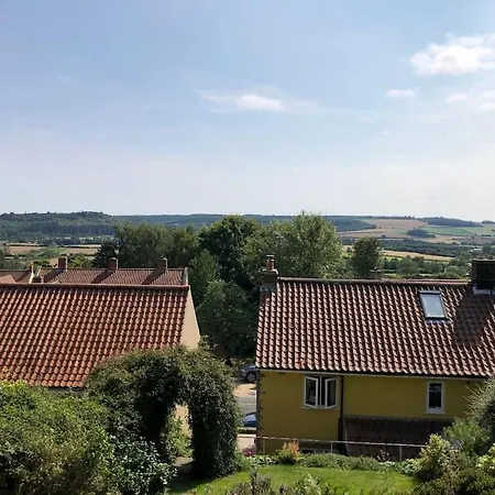 St Anthony's, Bright Perkily Decorated 3 Bedroom House