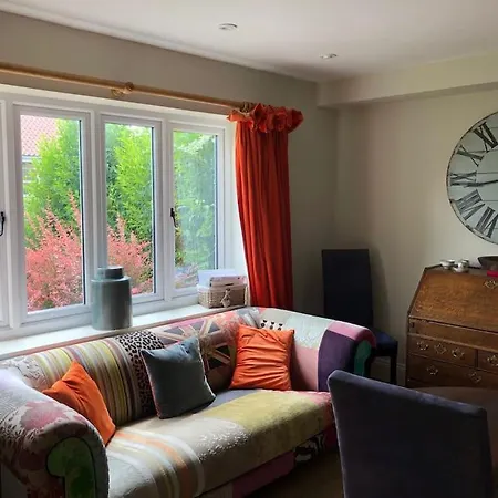 St Anthony's, Bright Perkily Decorated 3 Bedroom House Nyaraló *